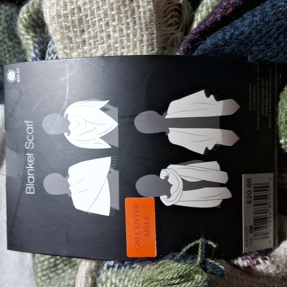 🆕️ Lulu acrylic blanket scarf - Picture 2 of 4